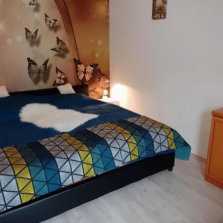 New 5 Bedroom For 10 People In Holiday home
