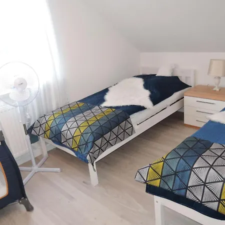 New 5 Bedroom For 10 People In Holiday home Nowe Warpno